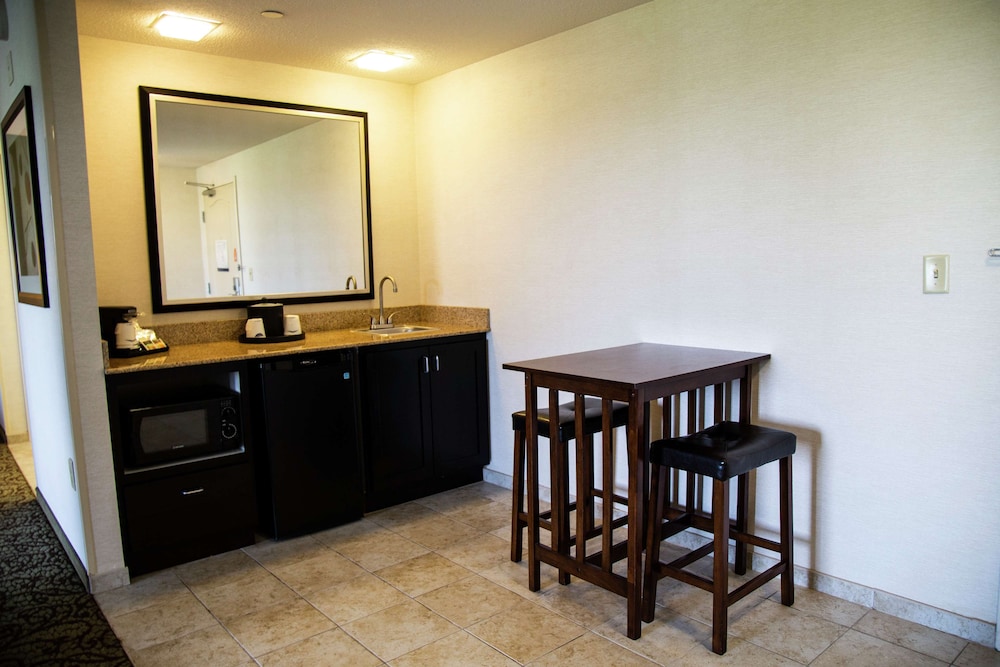 Hampton Inn & Suites Sharon - photo 37