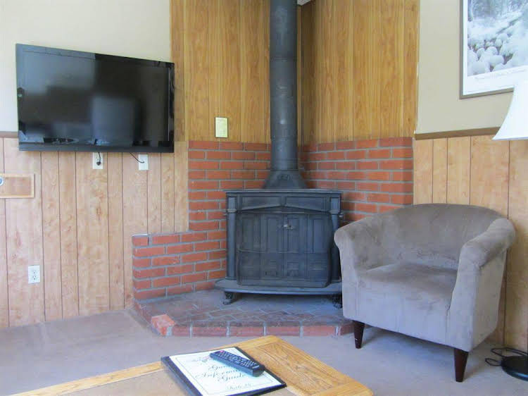 Pine Woods Resort - photo 14