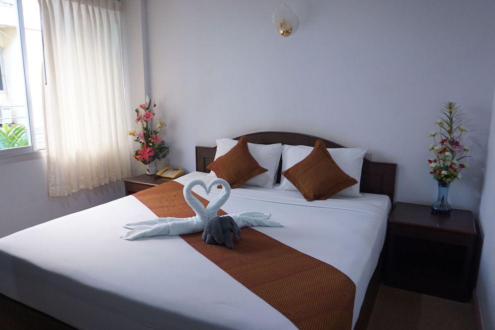 Sun Moon Hotel - carbon neutral hotel in Loei