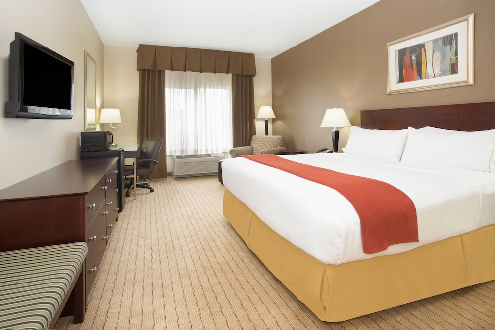 Holiday Inn Express & Suites Minot by IHG - photo 11