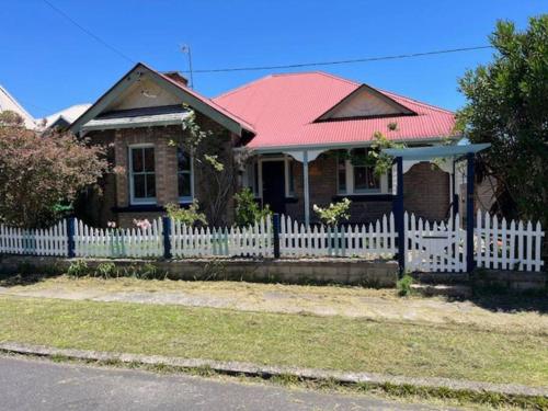 Federation Splendour for 1 to 8 guests - carbon neutral hotel in Lithgow