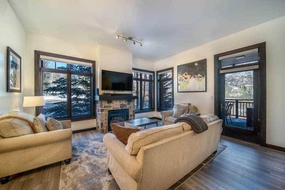 Luxury Ski in Ski out 2 Bedroom Colorado Resort Vacation Rental in the Heart of Snowmass Base Village - photo 4
