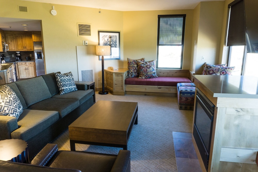 Deluxe condo in newly remodeled Grand Summit Hotel by RedAwning Save 20 on 7 Nights - photo 25