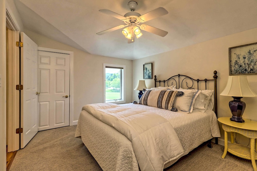 Chic Sky Valley Resort Home on Golf Course - photo 14