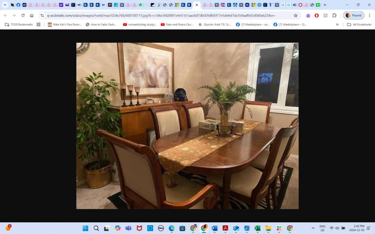 Room # 3 Sleep 4 Arrangement in Edmonton, Canada