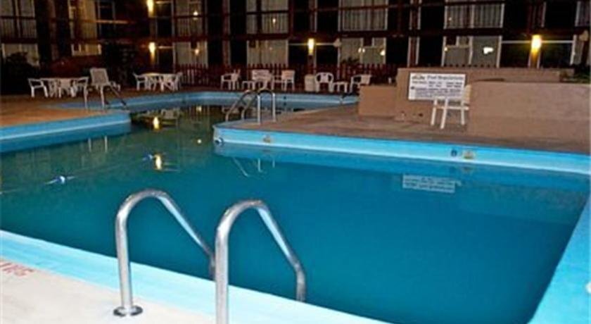 Days Inn Danville Conference Center - photo 4