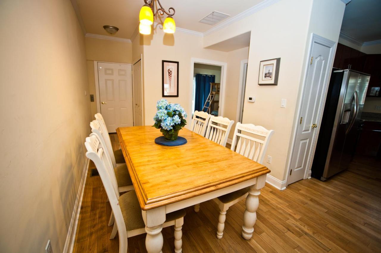 ️ the Top End Townhomes with Stunning Views on One Of A Kind Rooftop Deck Wow in Atlantic City, United States