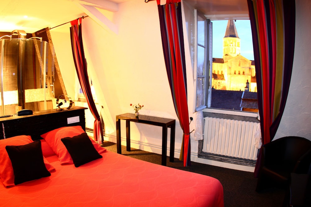 Grand Hotel de la Basilique - carbon neutral hotel in Paray-Le-Monial