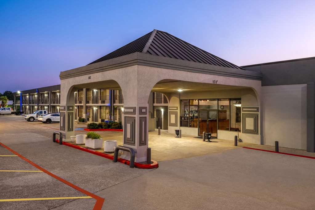 Super 8 by Wyndham Longview North - photo 3