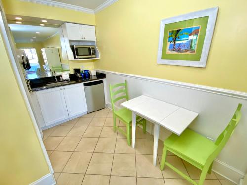 Island Inn of Atlantic Beach - photo 11