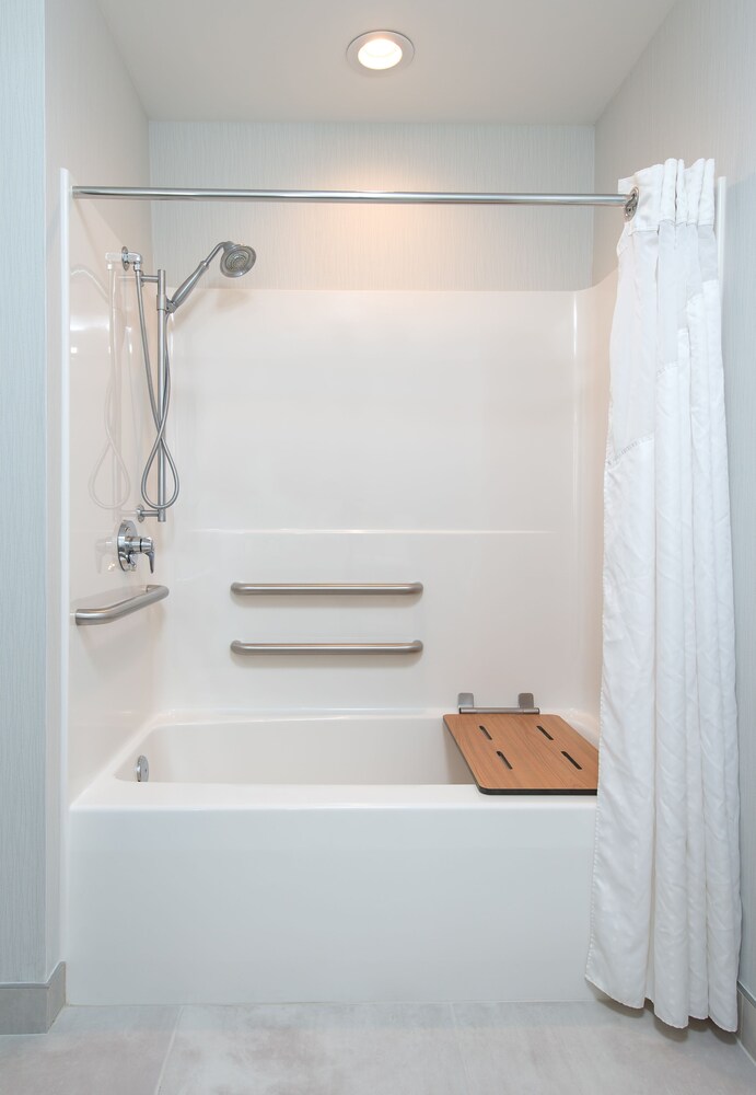 Holiday Inn Express Suites Clifton Park by IHG - photo 30