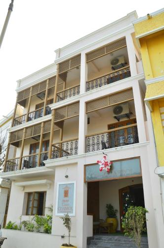 Cours Chabrol A Heritage Hotel By The Sea in Puducherry, India