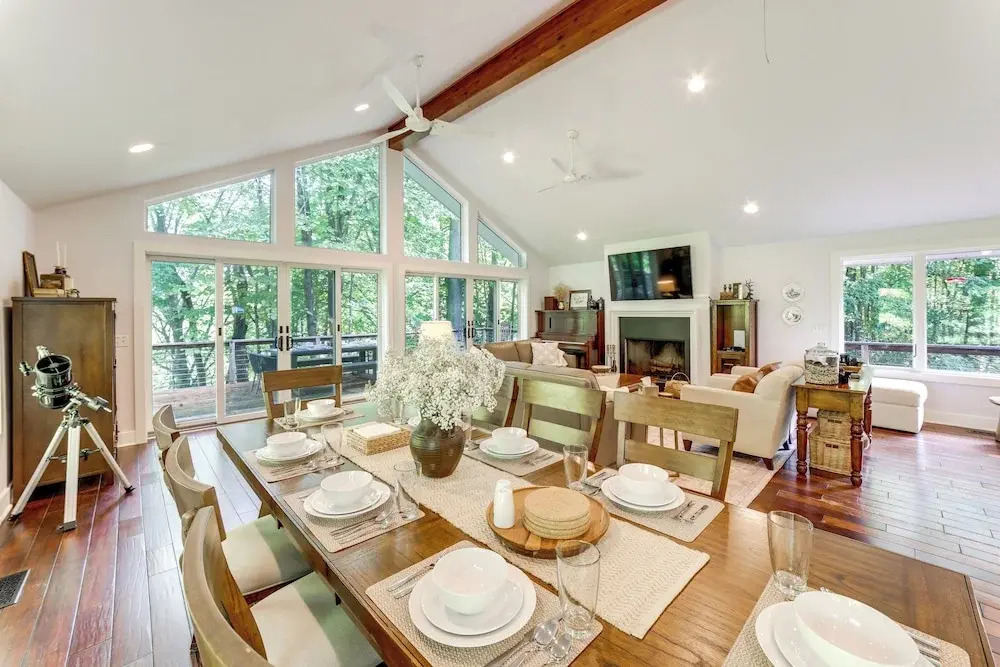Riverwood: South Haven Retreat on 10 Acres — hotel in South Haven