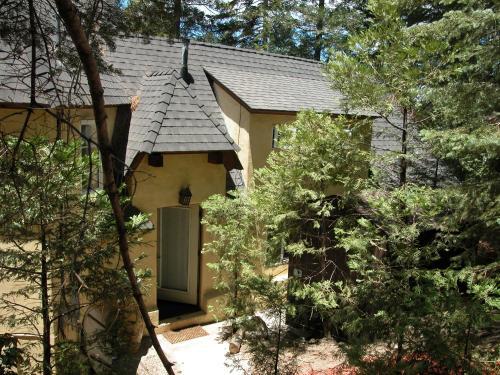 Fleur De Lac Europeran Inn - photo 19