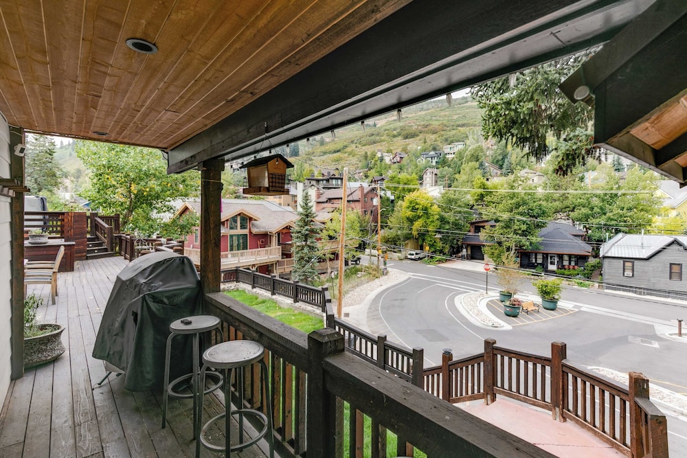 Hillside Overlook by Avantstay Quiet Mountain Getaway w Incredible Views - photo 36