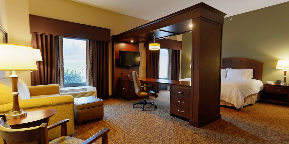 Hampton Inn Geneseo - photo 9