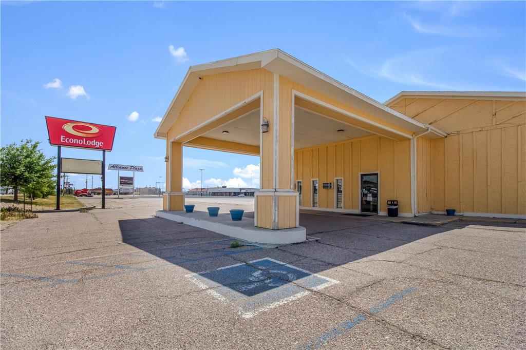 Econo Lodge - carbon neutral hotel in Alliance