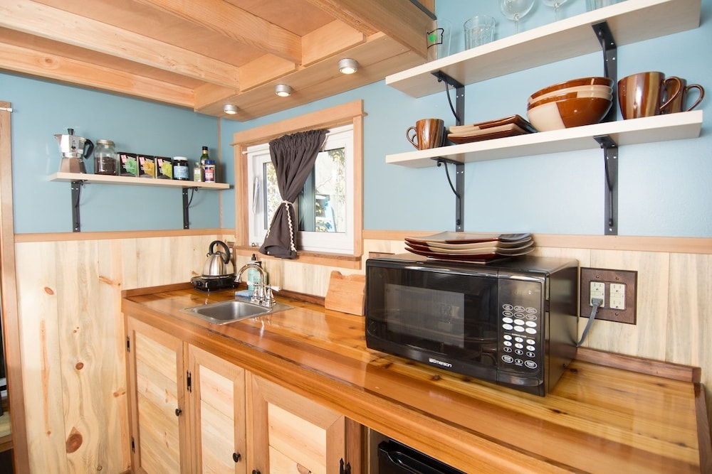 Caravan The Tiny House Hotel - photo 31