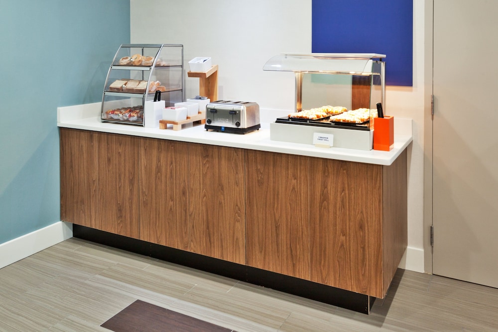 Holiday Inn Express & Suites Rome East by IHG - photo 39