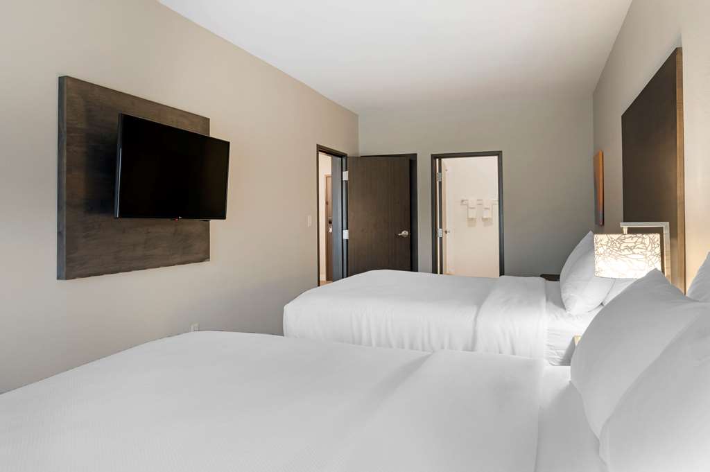 MainStay Suites Cincinnati University Uptown - photo 21