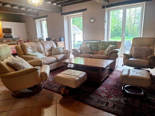 Longère avec jacuzzi et jardin à 10 min de Rennes — hotel in Servon-Sur-Vilaine