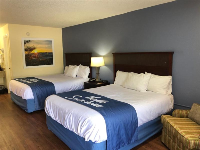 Days Inn by Wyndham King Winston Salem Area - photo 8