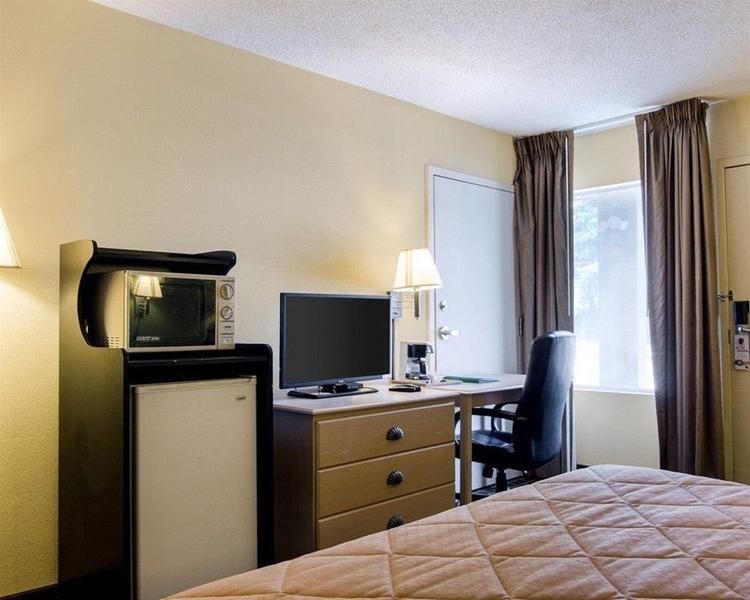 Quality Inn Merriam Kansas City - photo 20