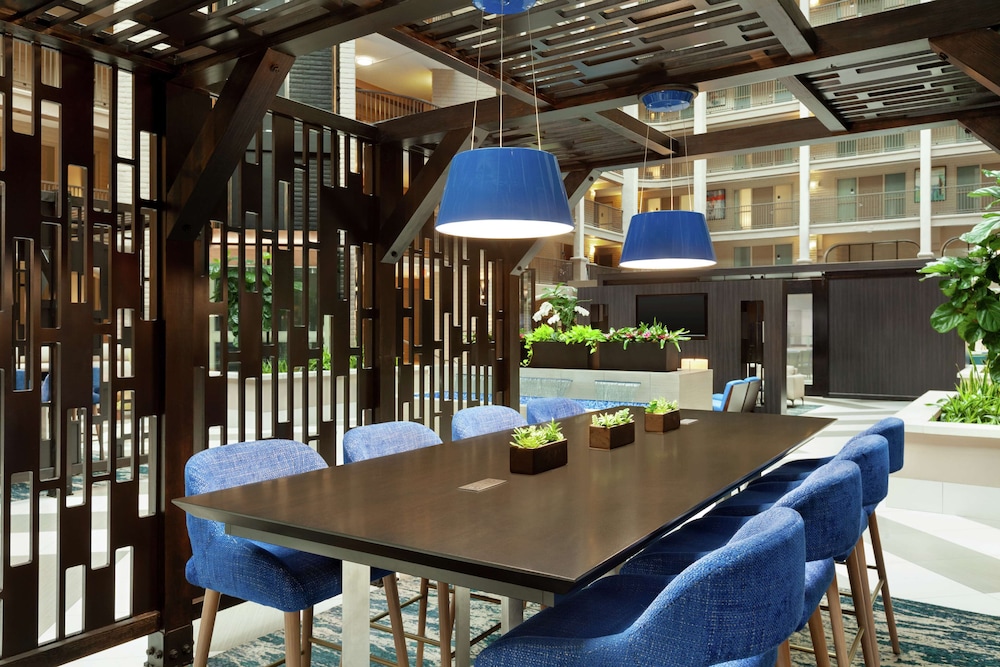 Embassy Suites by Hilton Arcadia Pasadena Area - photo 3