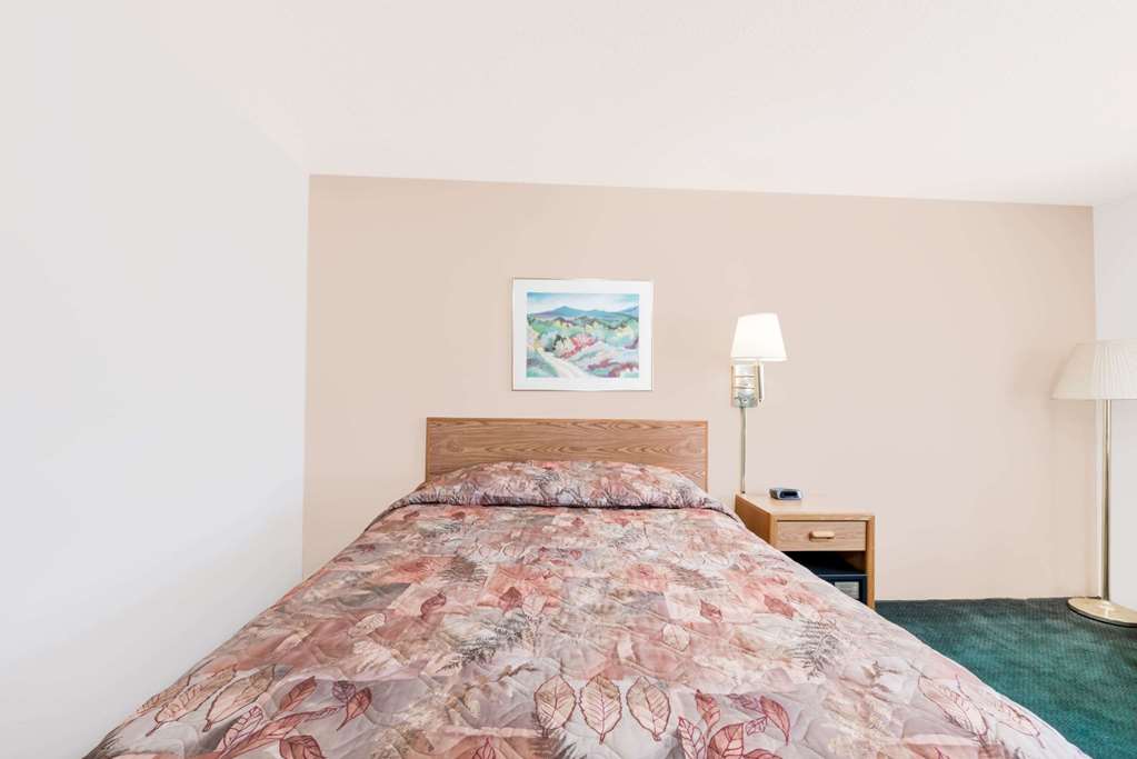 Super 8 by Wyndham Belle Fourche SD - photo 15
