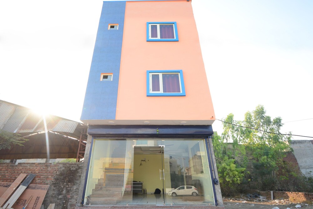 Oyo 22993 Hotel Ozas Grand — hotel in Rajpura