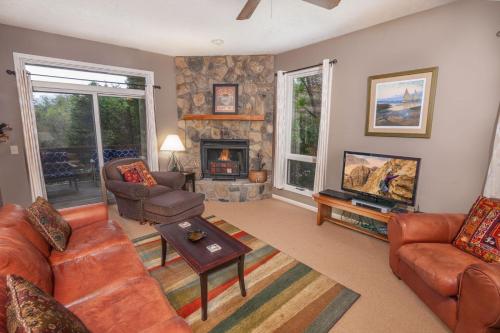 Yonahlossee Getaway in Boone, United States