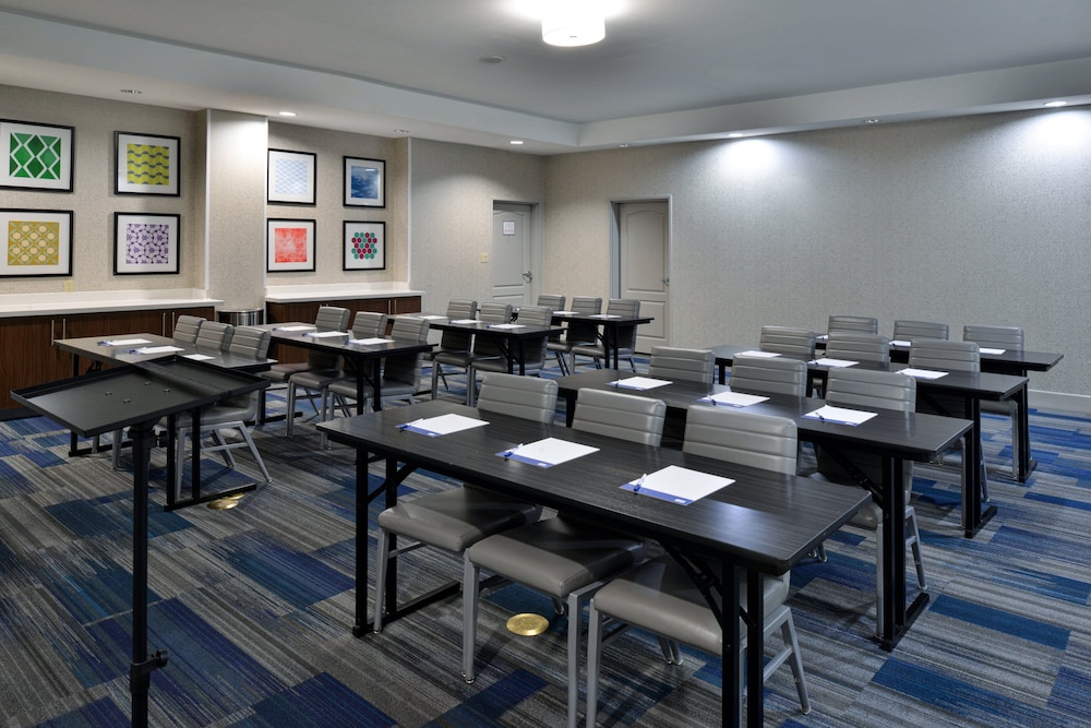 Holiday Inn Express Hotel & Suites Royse City by IHG - photo 58