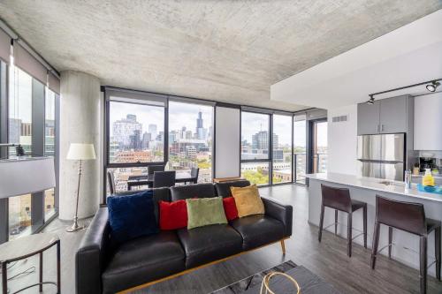 Sophisticated 3BR Suite New Modern and Luxurious — 4-Star Luxury Hotel in Chicago, United States