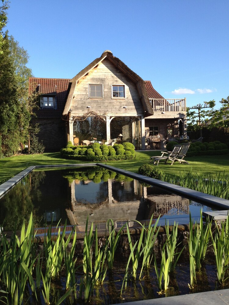 Cosy Cottage — 4-Star Luxury Hotel in Dendermonde, Belgium