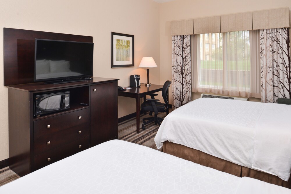 Holiday Inn Express Hotel & Suites Emporia Northwest by IHG - photo 5