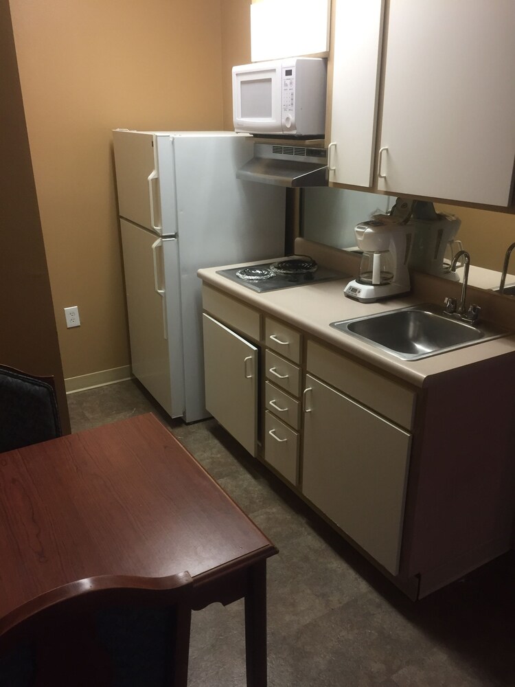 The Sterling Hotel and Extended Stay - photo 9