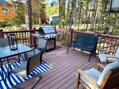 New Listing Peaceful 4bd in the woods in Leadville, United States