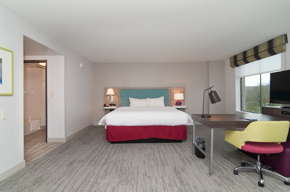 Hampton Inn Norwich - photo 12