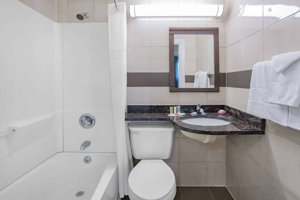 Super 8 by Wyndham Lindenhurst - photo 17