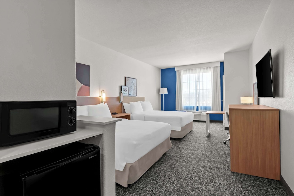 Spark by Hilton Selma - photo 7