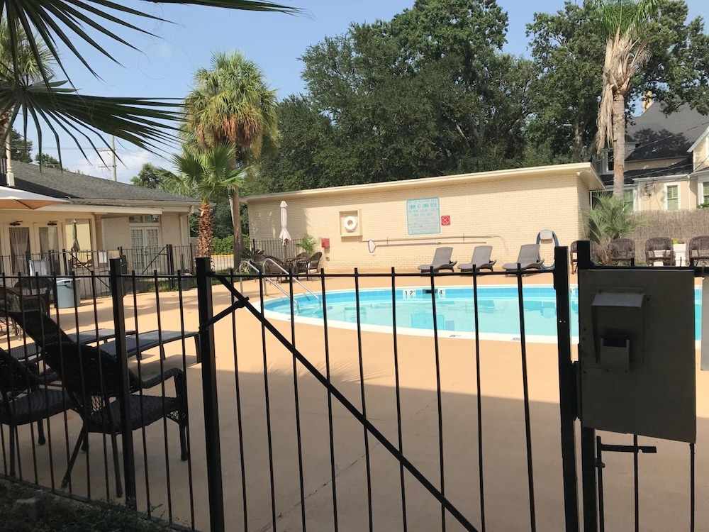 Carmel Inn & Suites - photo 24