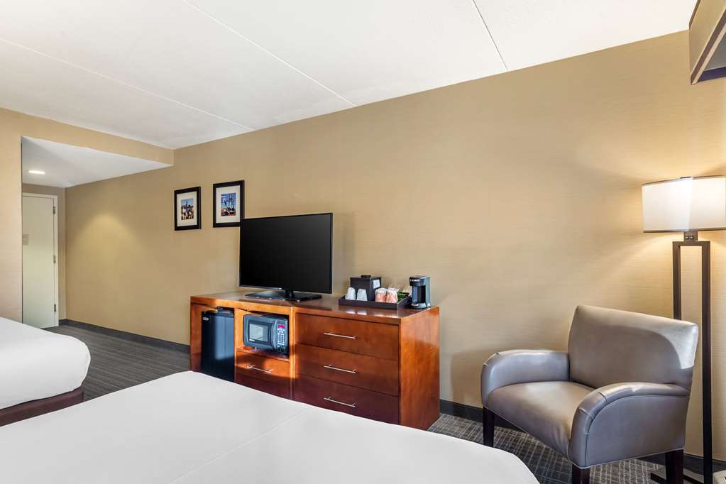 Comfort Inn & Suites Logan International Airport - photo 13
