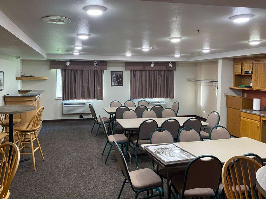 Motel6 Norway MI - photo 18