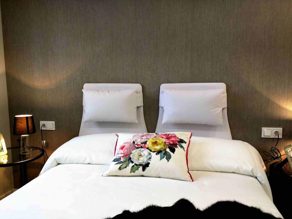 Apartamentos Abedules 3 — 4-Star Luxury Hotel in El Campello, Spain