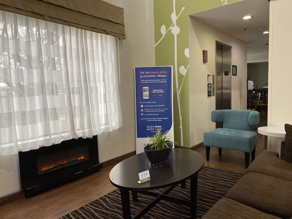 Spark by Hilton Louisville Airport - photo 10