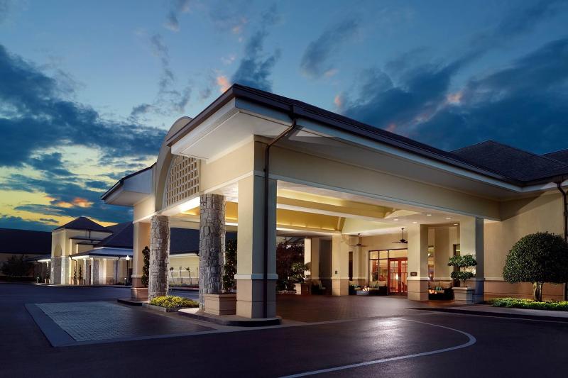 Atlanta Evergreen Lakeside Resort - carbon neutral hotel in Stone Mountain