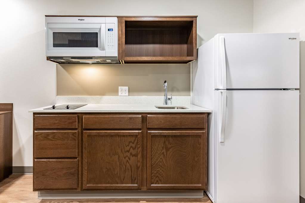 WoodSpring Suites Indianapolis Airport South - photo 20