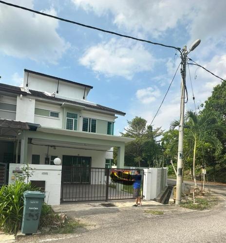 Bahagia Makmur Homestay — 4-Star Luxury Hotel in Temerluh, Malaysia