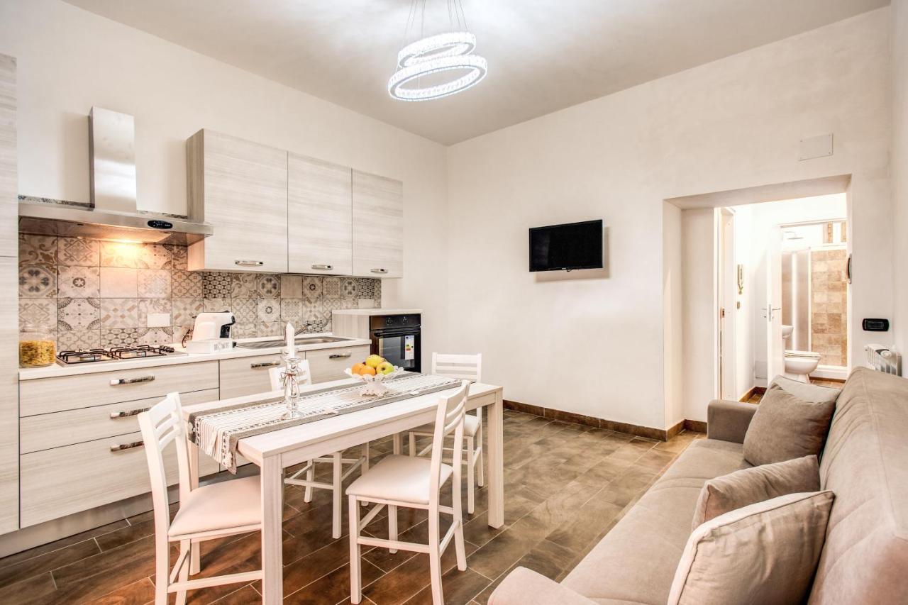 Laura Luxury Apartment in the Center Rome — 4-Star Luxury Hotel in Rome, Italy
