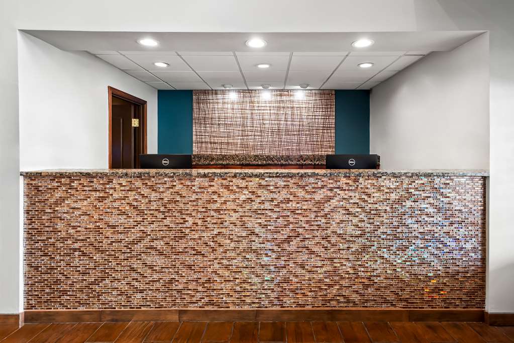 Best Western Fort Wayne Inn & Suites North - photo 40